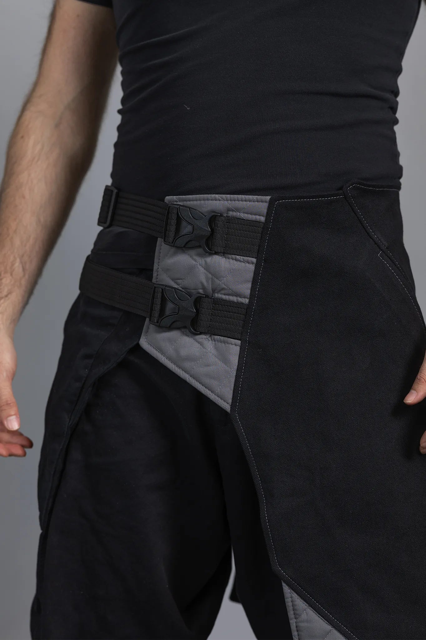 Battle Tasset - Obsidian [Unifit]